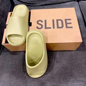 Yeezy Boost Yeezy Slides “Resin” 2021